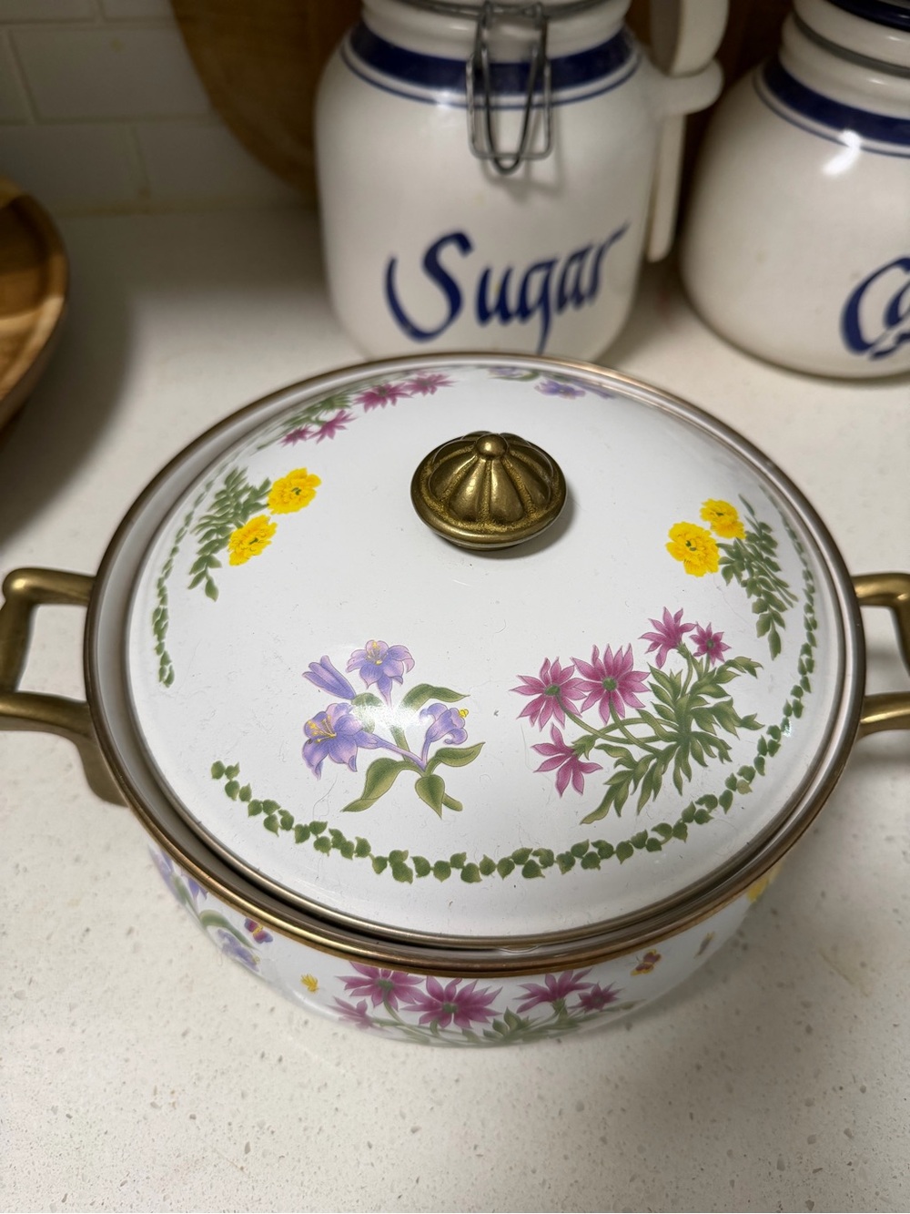 VTG Lincoware "Ivy Vine" 2.5 Qt enameled metal covered Dutch oven Cottagecore - Picture 3 of 3